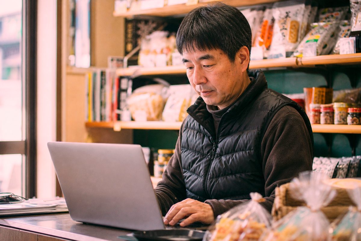 AIで顧客管理（CRM）を効率化｜問い合わせ対応・見込み客フォローの自動化
