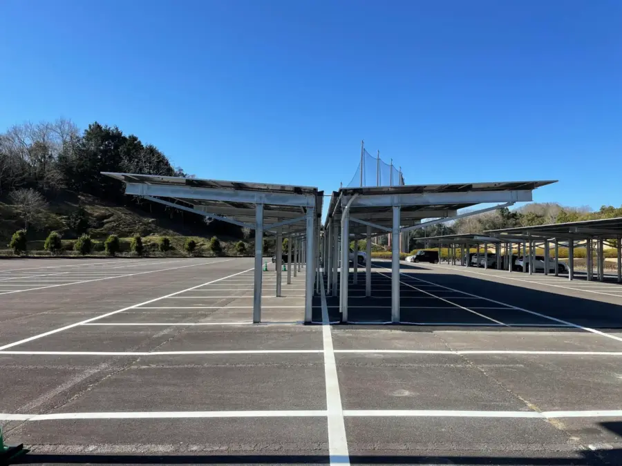 建築確認の通るソーラーカーポート架台 - 株式会社splight