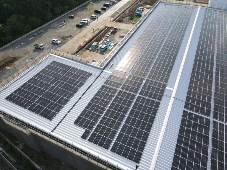 栃木県内冷凍冷蔵庫_屋根設置型太陽光発電設備